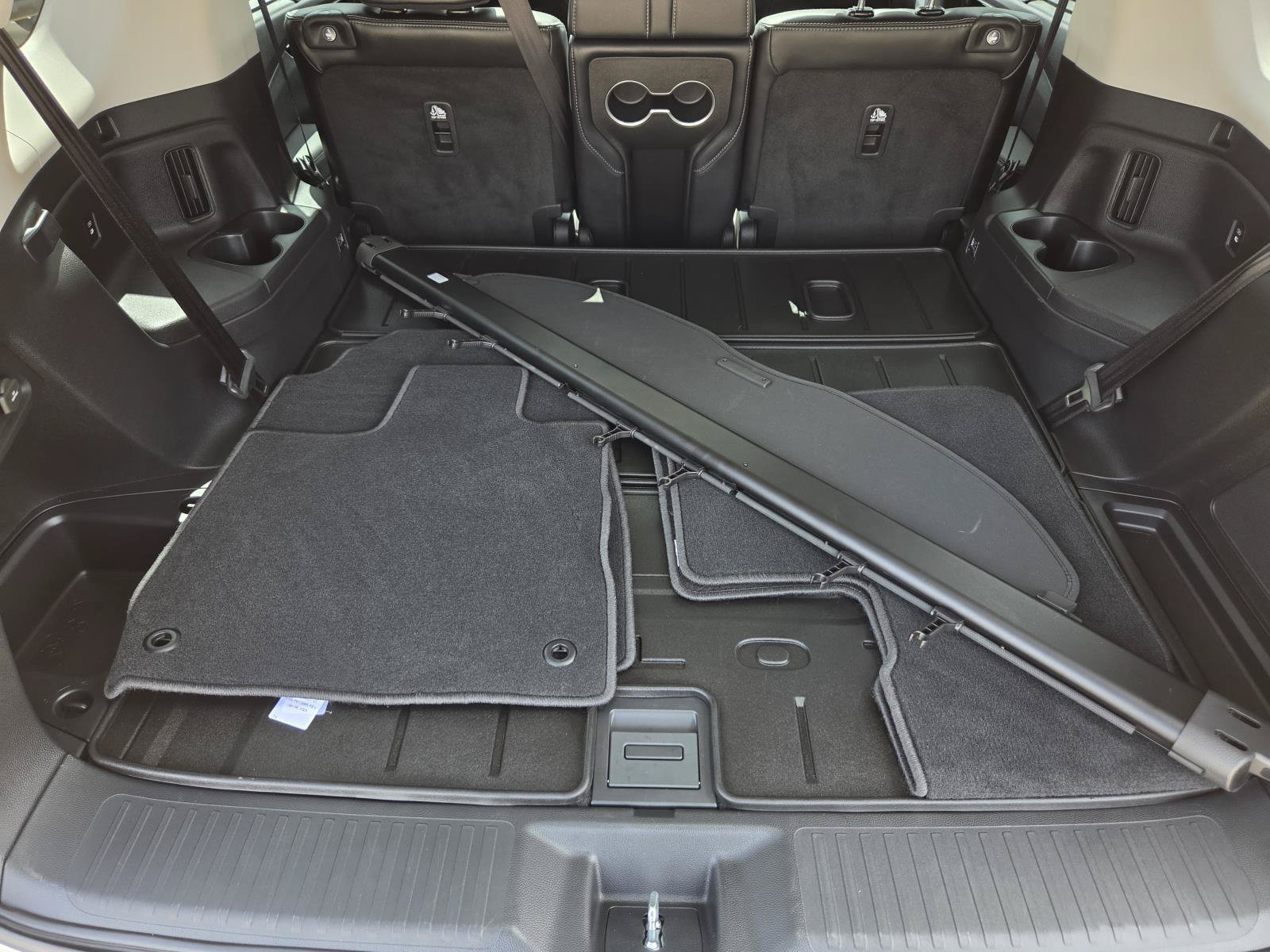 Used 2025 Honda Pilot Touring image 11