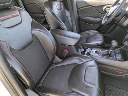 Used 2021 Jeep Cherokee Trailhawk w/ Trailer Tow Group image 11