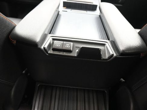 Used 2021 Toyota Sienna XSE FWD image 31