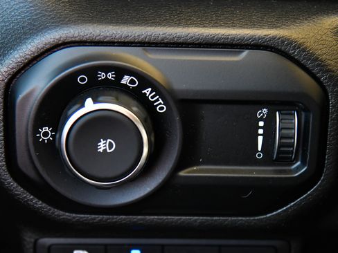 Used 2023 Jeep Wrangler Sahara w/ Cold Weather Group image 35