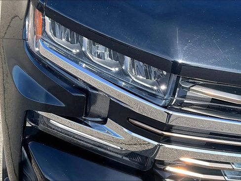 Used 2019 Chevrolet Silverado 1500 High Country w/ High Country Premium Package AWD/4WD image 38