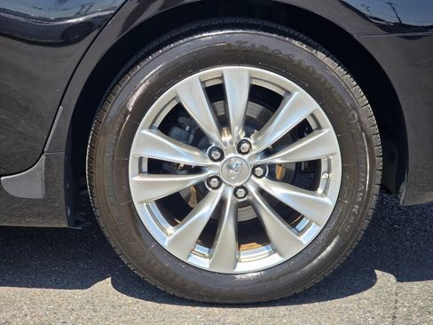 Used 2012 INFINITI M35 w/ Premium Pkg RWD image 10