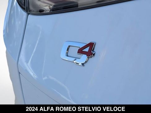 Used 2024 Alfa Romeo Stelvio Veloce AWD/4WD image 7