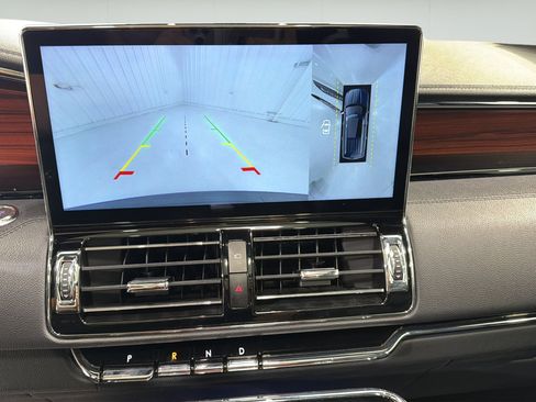 Used 2024 Lincoln Navigator Premiere AWD/4WD image 16