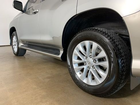 Used 2022 Lexus GX 460 Premium image 42