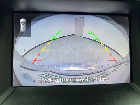 Used 2018 Nissan Pathfinder SV image 27