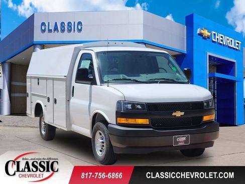 New 2026 Chevrolet Express 3500 RWD image 1