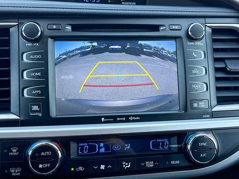 Used 2017 Toyota Highlander Limited image 34