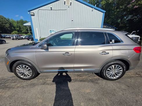 Used 2018 Lincoln MKX Select w/ Select Plus Package AWD/4WD image 8