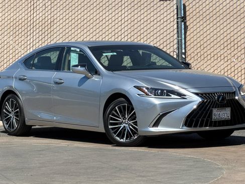 Certified 2025 Lexus ES 350 w/ Premium Package FWD image 2