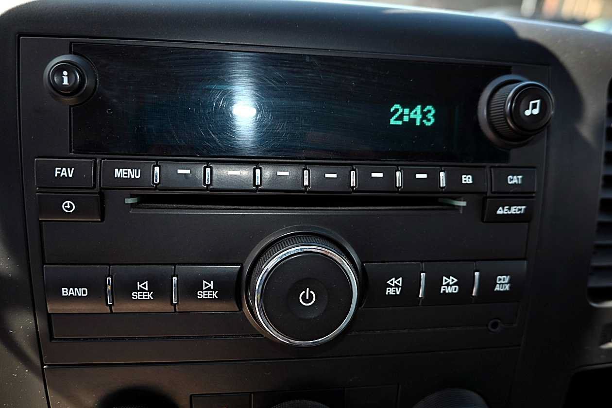 Used 2007 Chevrolet Silverado 2500 LT AWD/4WD image 19