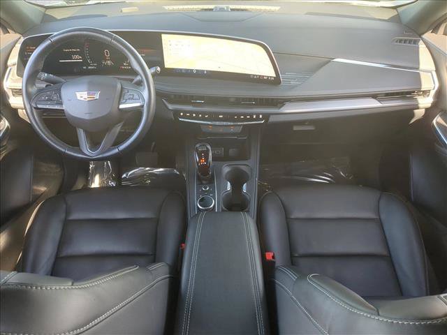 Used 2025 Cadillac XT4 Premium Luxury FWD image 16