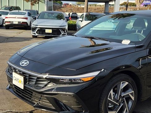 New 2025 Hyundai Elantra Sport image 4