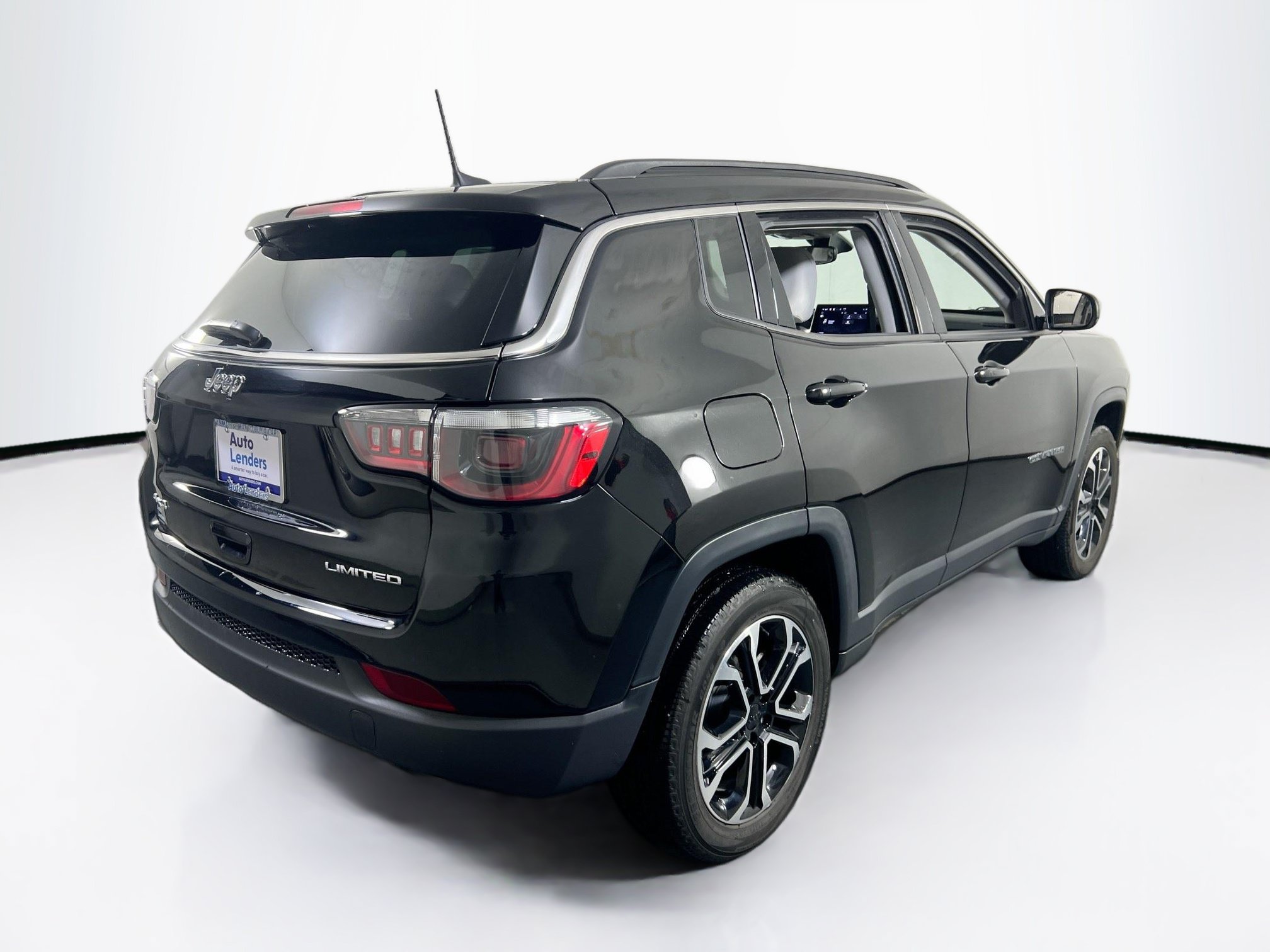 Used 2022 Jeep Compass Limited AWD/4WD image 5