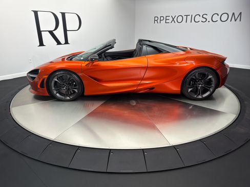 Used 2020 McLaren 720S Spider RWD image 5