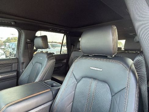Used 2023 Ford Expedition Max Platinum RWD image 16