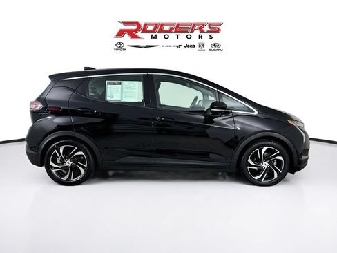 Used 2023 Chevrolet Bolt LT w/ Infotainment Package FWD image 14