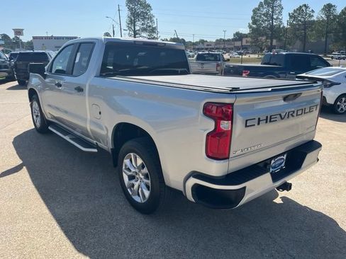 Used 2022 Chevrolet Silverado 1500 Custom RWD image 3