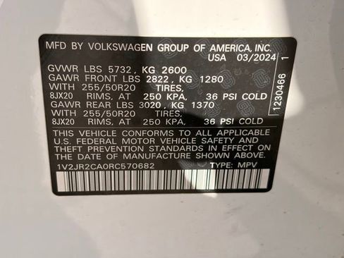 Used 2024 Volkswagen Atlas SE w/ Panoramic Sunroof Package FWD image 23