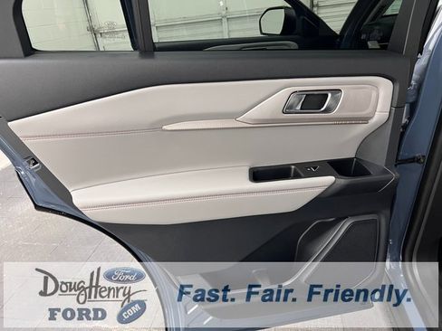 New 2026 Ford Explorer Active w/ Active Comfort Package image 13