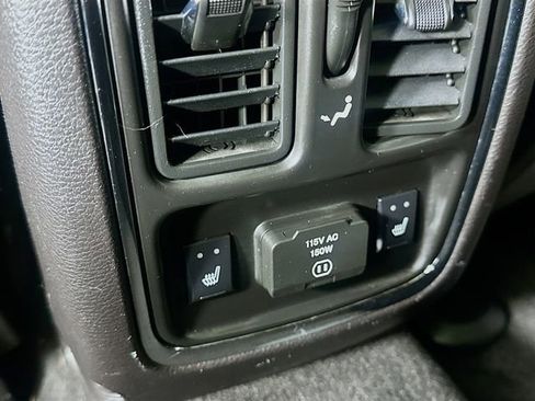 Used 2011 Jeep Grand Cherokee Overland AWD/4WD image 33