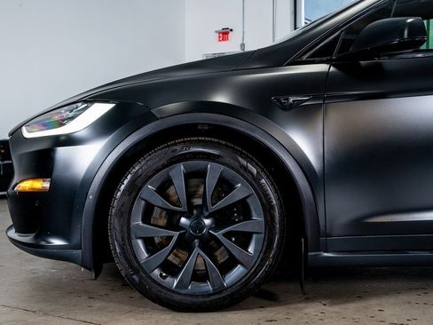 Used 2022 Tesla Model X Plaid image 9