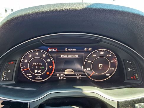 Used 2017 Audi Q7 3.0T Prestige image 31