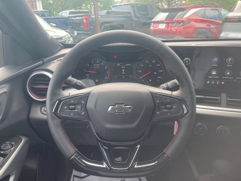 New 2026 Chevrolet Trax RS w/ Sunroof Package FWD image 7