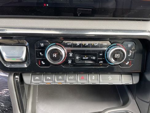 Used 2025 GMC Sierra 1500 AT4 w/ AT4 Premium Package image 19