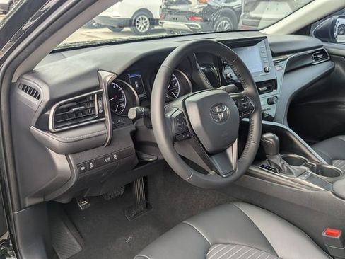 Used 2022 Toyota Camry SE w/ Convenience Package FWD image 11
