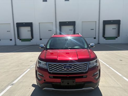 Used 2017 Ford Explorer Platinum AWD/4WD image 7