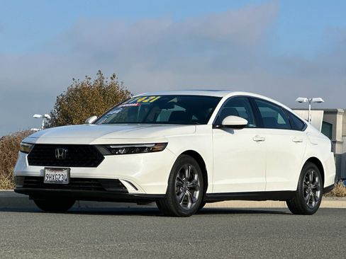 Used 2023 Honda Accord EX image 8