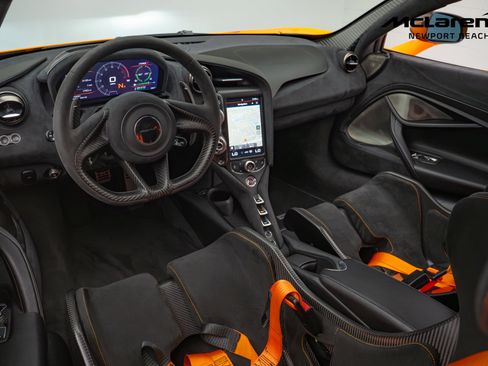 Used 2018 McLaren 720S Performance image 3
