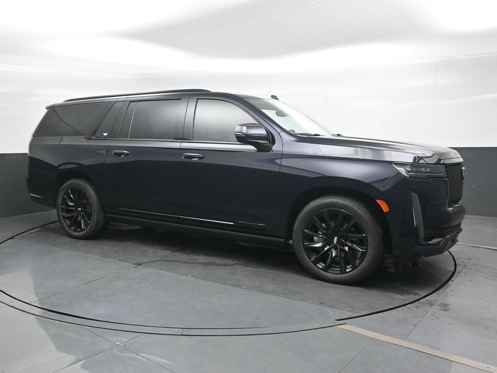 Used 2023 Cadillac Escalade ESV Sport Platinum w/ LPO, ONYX Package AWD/4WD image 4