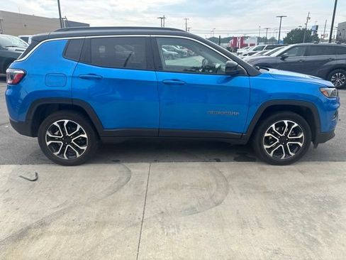 Certified 2022 Jeep Compass Limited w/ Sun and Sound Group AWD/4WD image 11