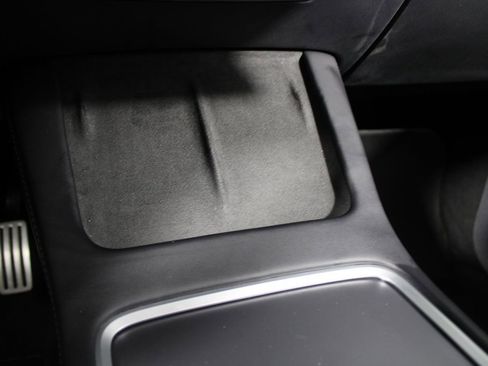 Used 2023 Tesla Model Y Performance image 14