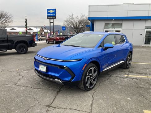 New 2026 Chevrolet Equinox EV LT image 3