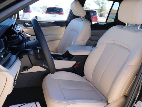 New 2024 Jeep Grand Cherokee Limited 4xe w/ Luxury Tech Group II image 12