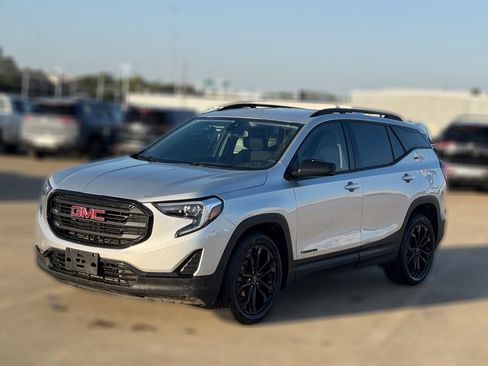 Used 2020 GMC Terrain SLE w/ Driver Convenience Package FWD image 3