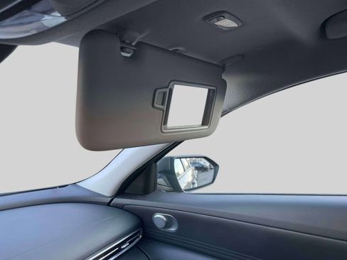 Used 2024 Hyundai Elantra SEL image 32