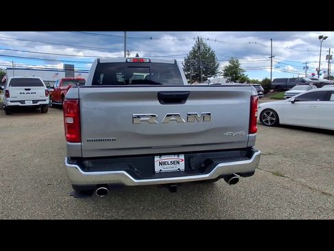 Certified 2025 RAM 1500 Big Horn AWD/4WD image 7