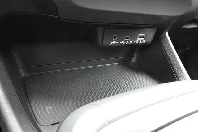 Used 2025 Subaru Crosstrek 2.5i Premium AWD/4WD image 38