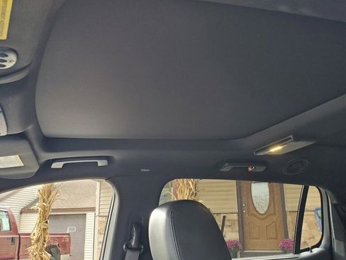 Used 2019 Lincoln MKT AWD image 34