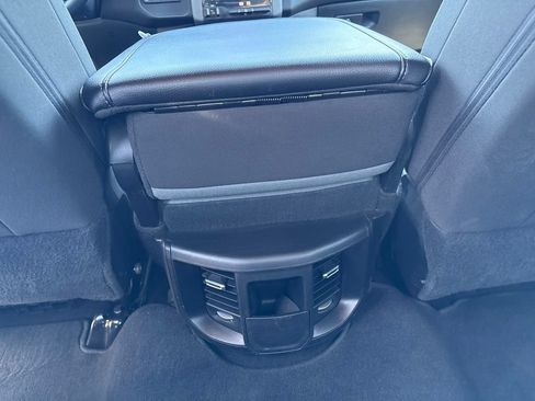 Used 2024 RAM 2500 Big Horn AWD/4WD image 15