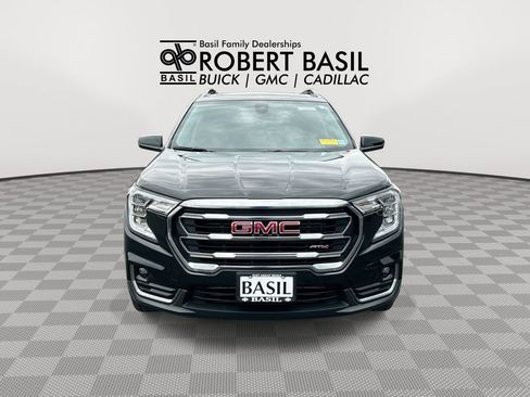 Used 2024 GMC Terrain AT4 AWD/4WD image 3