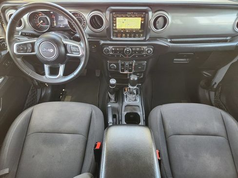 Used 2023 Jeep Wrangler Unlimited Sahara w/ Cold Weather Group AWD/4WD image 5