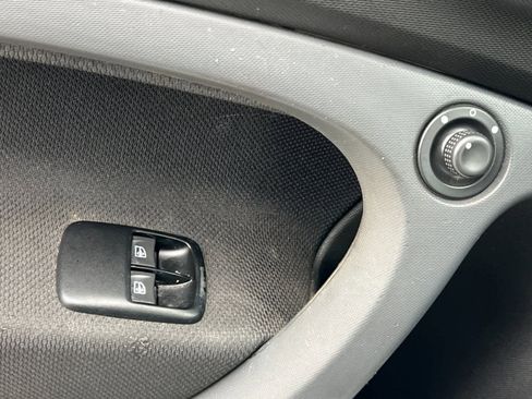 Used 2016 smart fortwo passion image 13