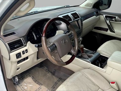 Used 2017 Lexus GX 460 Premium w/ Premium Package AWD/4WD image 17