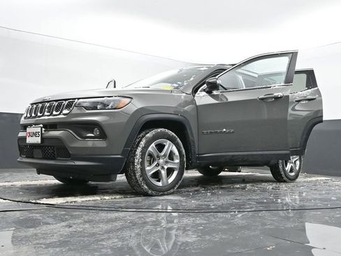 Used 2024 Jeep Compass Latitude image 67