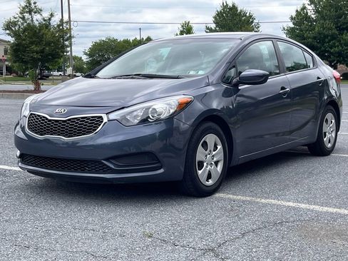 Used 2016 Kia Forte LX FWD image 3
